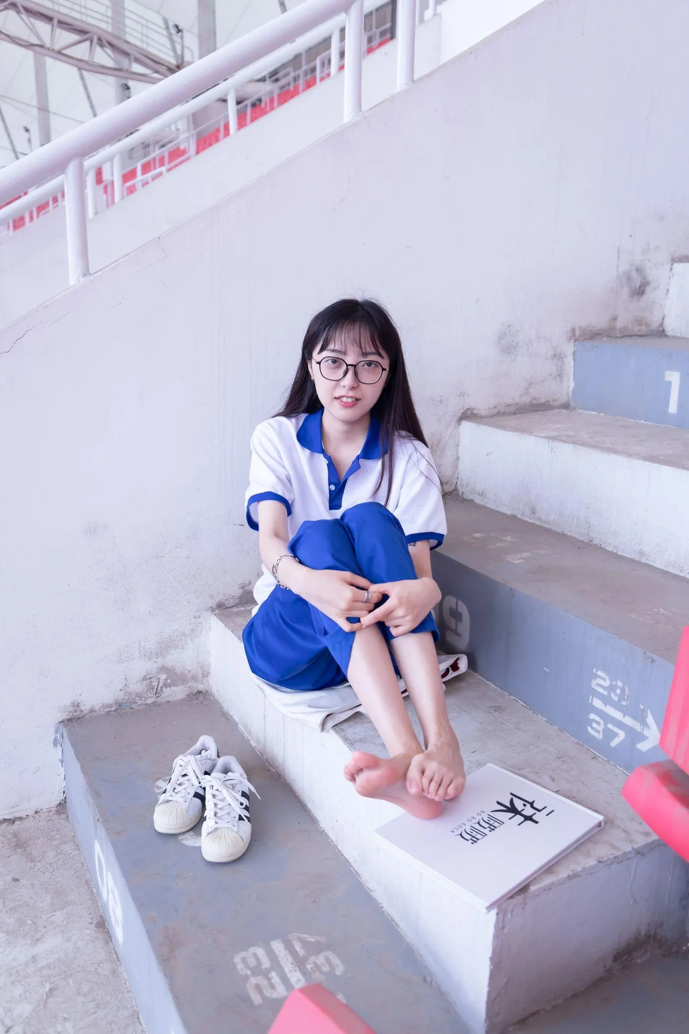 [BoBoSocks袜啵啵]NO.002 稚予-校服、贝壳头、白棉袜、裸足 [139P]插图5
